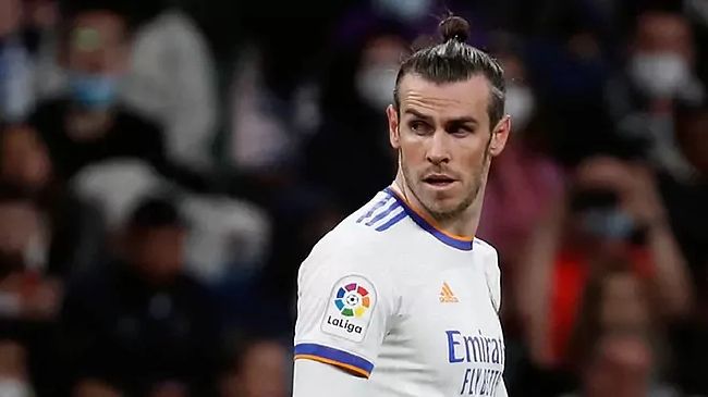 据Foot Mercato记者Santi Aouna报道，切尔西计划在冬窗补强多个位置。